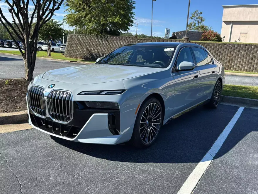 2024 Bmw 740i Sedan photo 1