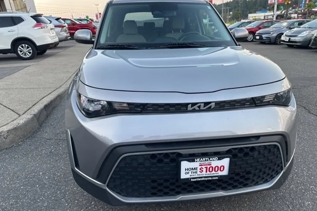 2023 Kia Soul LX photo 1