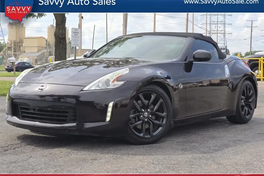 2017 Nissan 370Z Touring photo 1