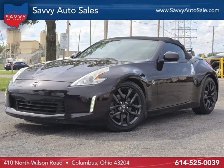 2017 Nissan 370Z Touring photo 1