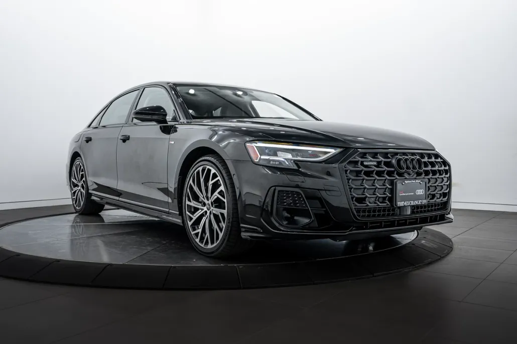 2022 Audi A8 L Quattro photo 1