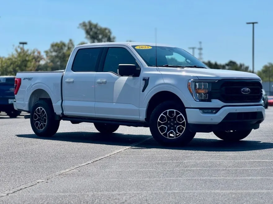 2023 Ford F-150 XLT photo 1