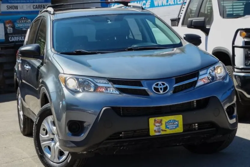2014 Toyota RAV4 LE Sport photo 1