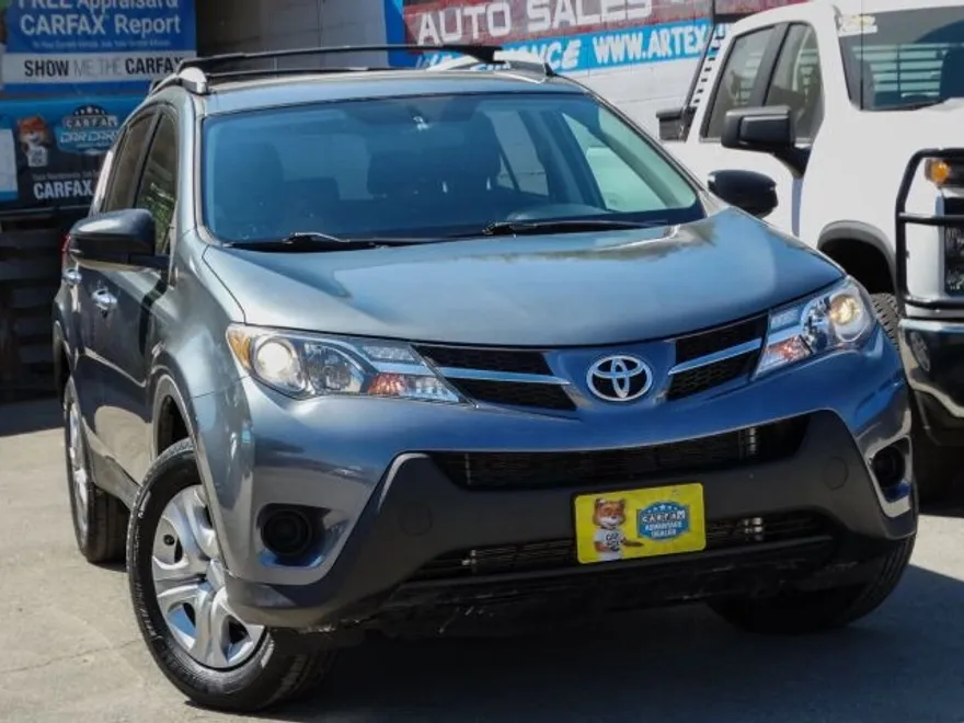 2014 Toyota RAV4 LE Sport photo 1