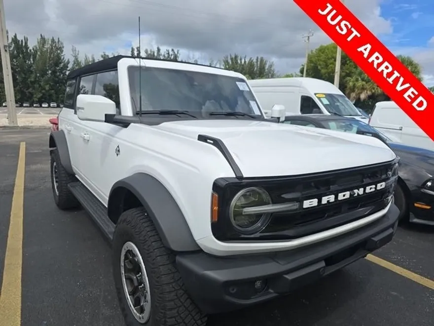 2023 Ford Bronco Outer Banks photo 1