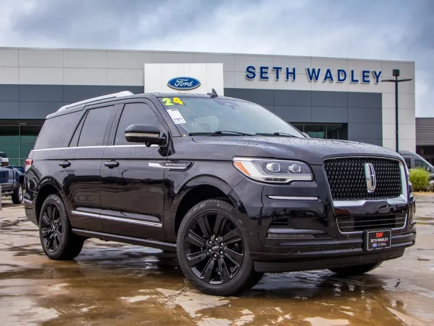 2024 Lincoln Navigator Reserve Luxury photo 1