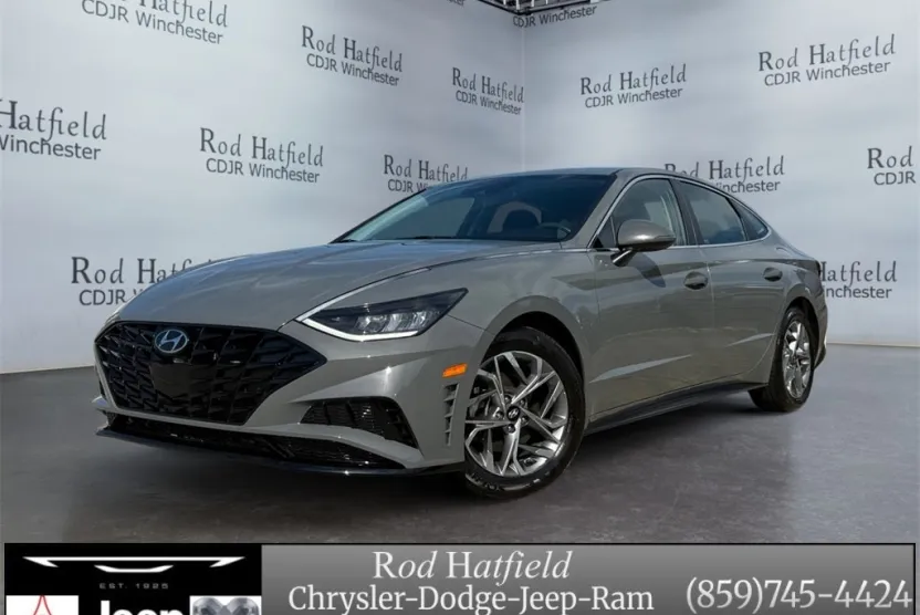 2022 Hyundai Sonata SEL photo 1