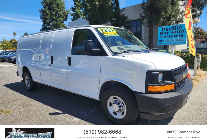 2017 Chevrolet Express 2500 Cargo Van photo 1