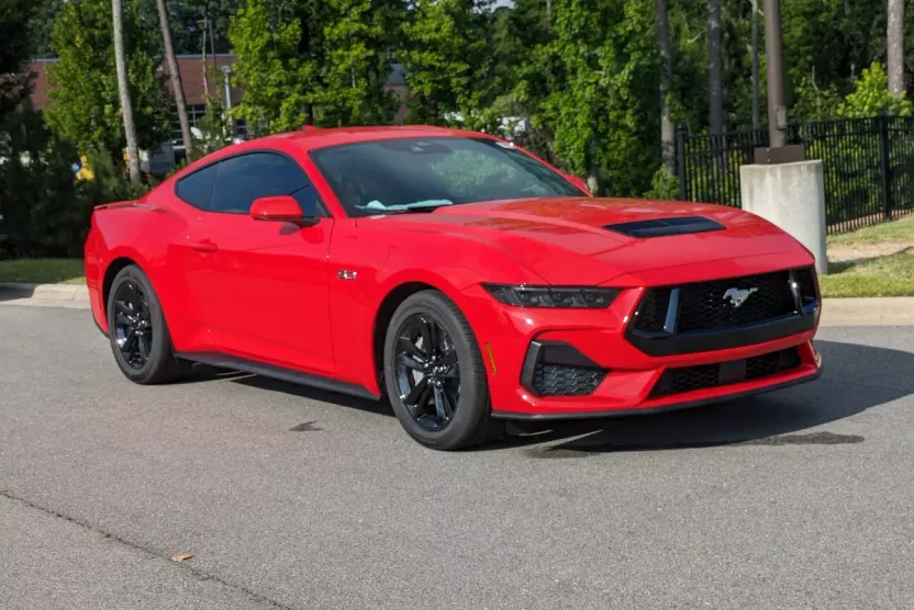 2025 Ford Mustang GT photo 1