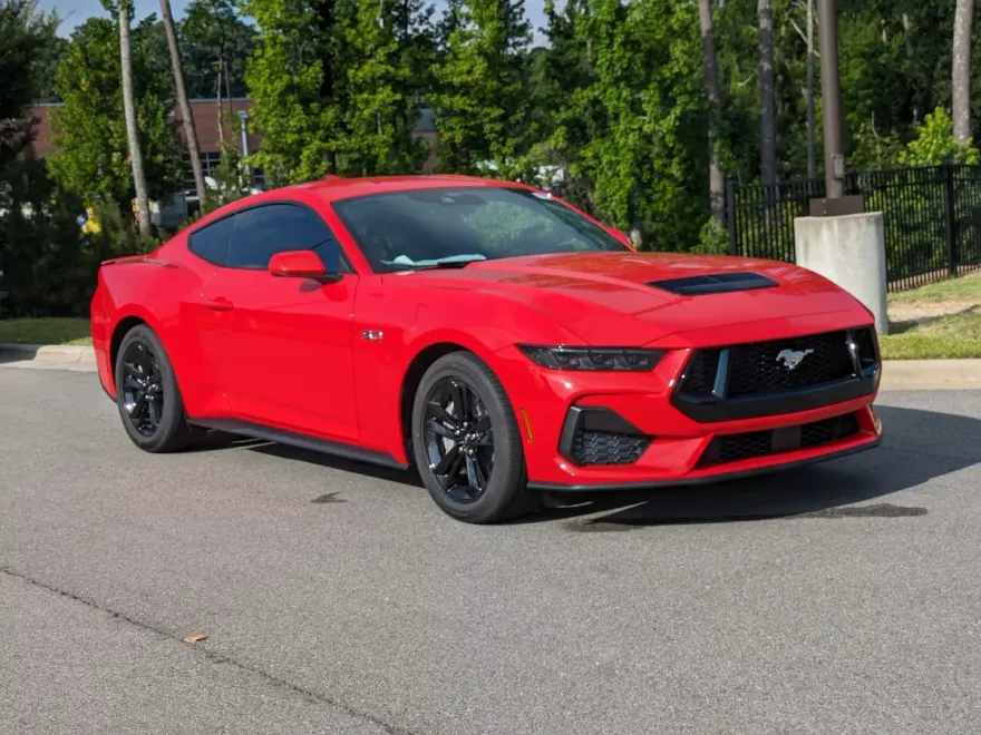 2025 Ford Mustang GT photo 1
