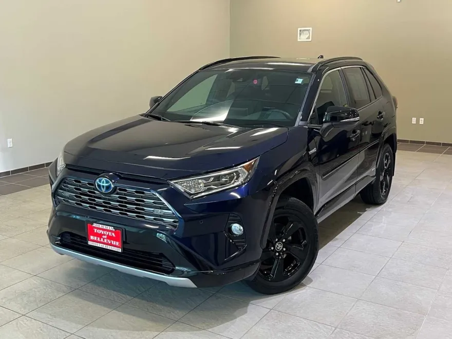 2020 Toyota RAV4 Hybrid XSE photo 1