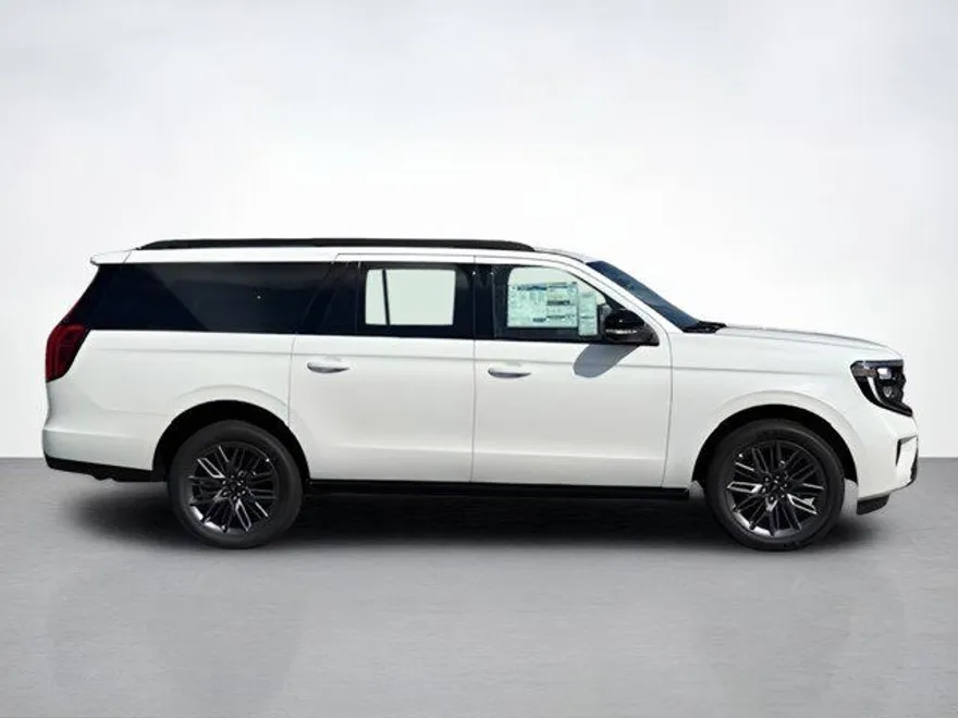 2025 Ford Expedition MAX Platinum photo 1