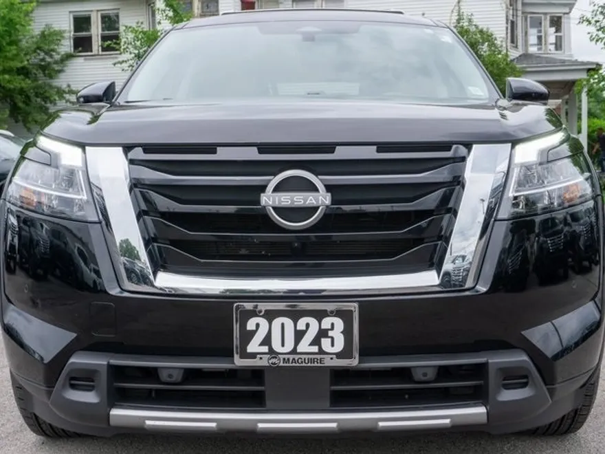 2023 Nissan Pathfinder SL photo 1