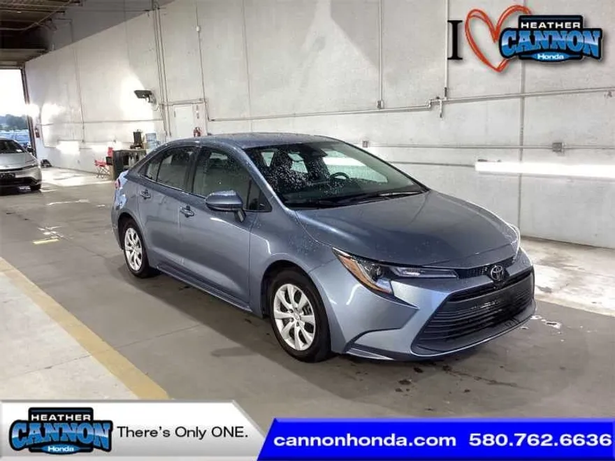 2024 Toyota Corolla LE photo 1