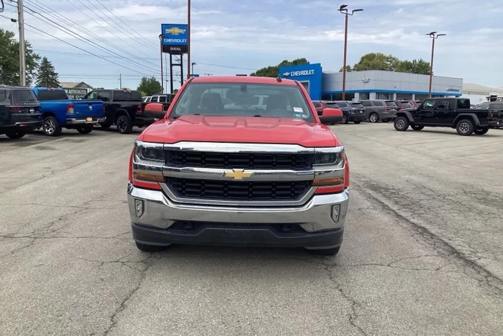 2018 Chevrolet Silverado 1500 LT photo 1