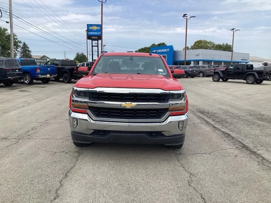 2018 Chevrolet Silverado 1500 LT photo 1