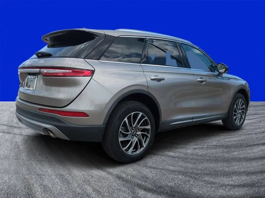 2021 Lincoln Corsair Standard photo 1