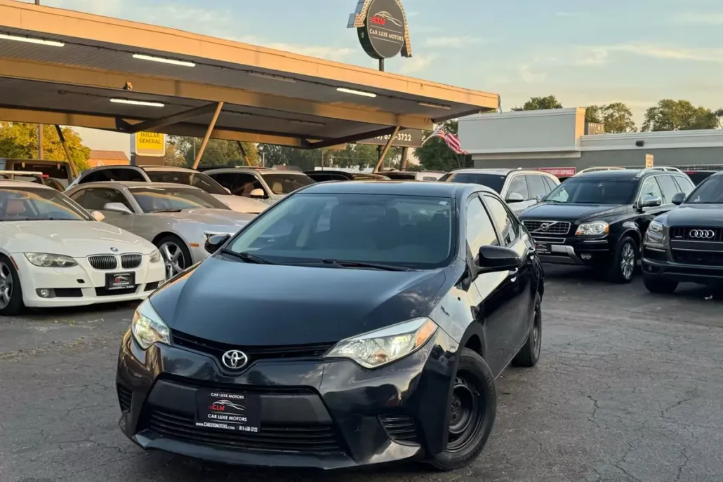 2015 Toyota Corolla L photo 1
