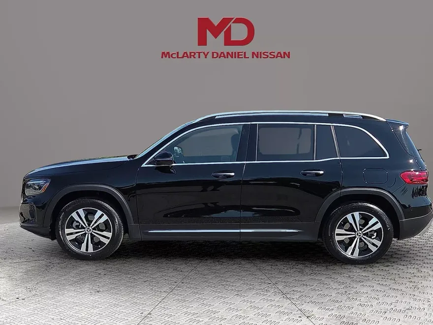 2025 Mercedes Benz GLB 250 4MATIC photo 1