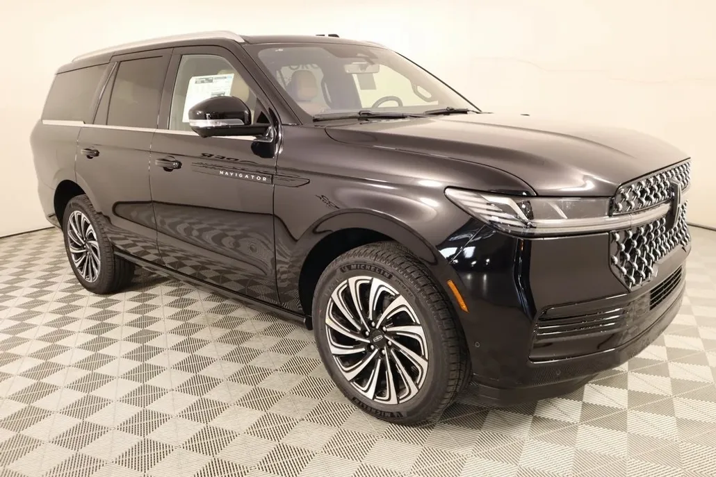 2025 Lincoln Navigator Black Label photo 1