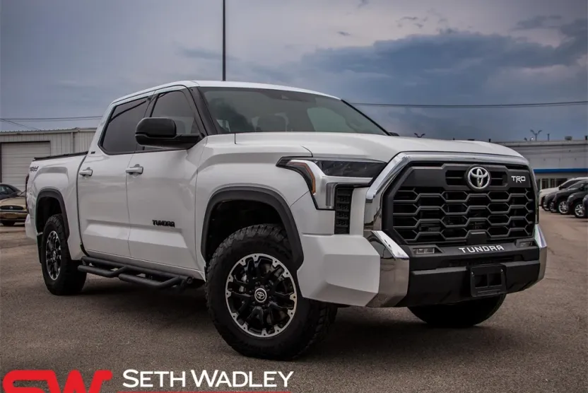 2022 Toyota Tundra SR5 photo 1