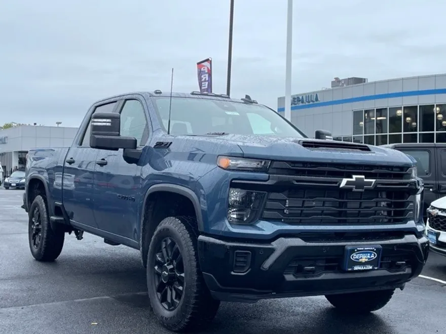 2025 Chevrolet Silverado 2500HD Custom photo 1