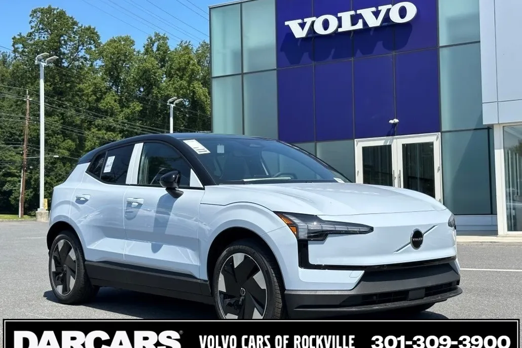 2025 Volvo EX30 Plus photo 1