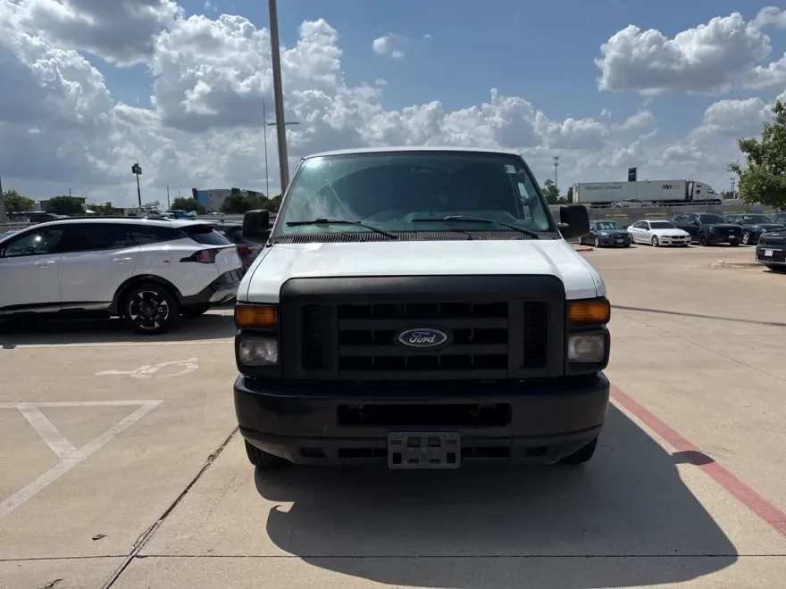 2011 Ford E-150 photo 1