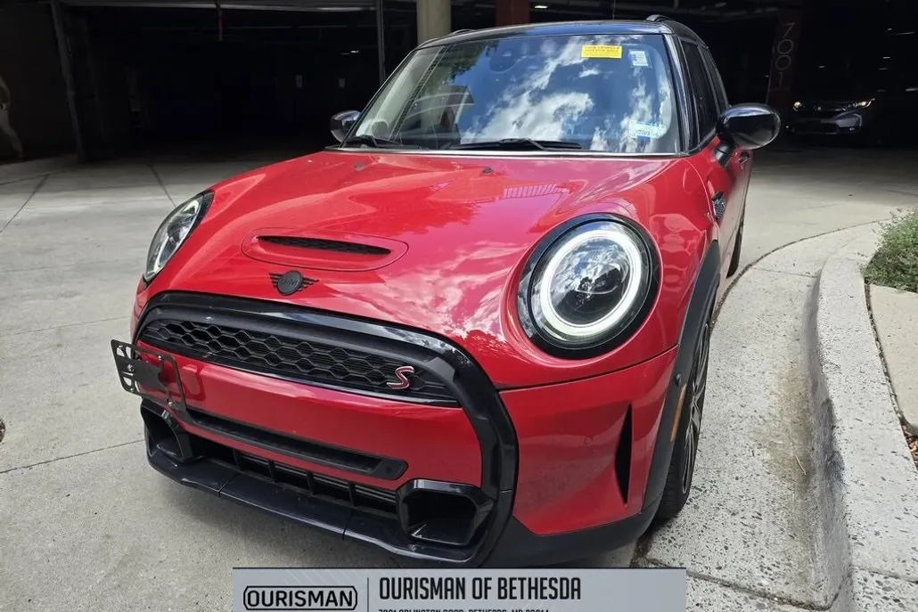 2024 Mini Cooper 4 Door Hardtop S Iconic photo 1
