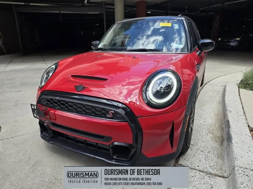 2024 Mini Cooper 4 Door Hardtop S Iconic photo 1