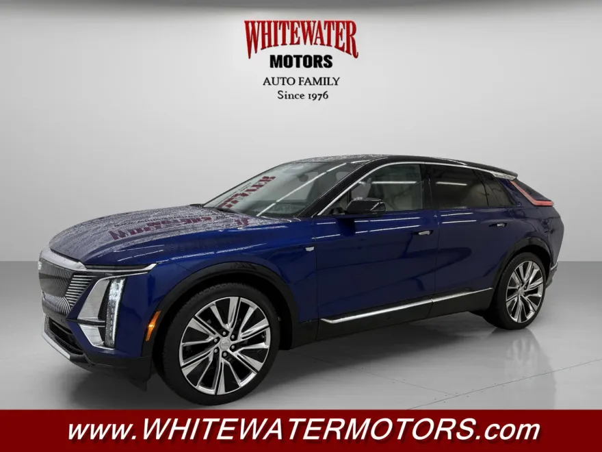 2024 Cadillac Lyriq Luxury photo 1