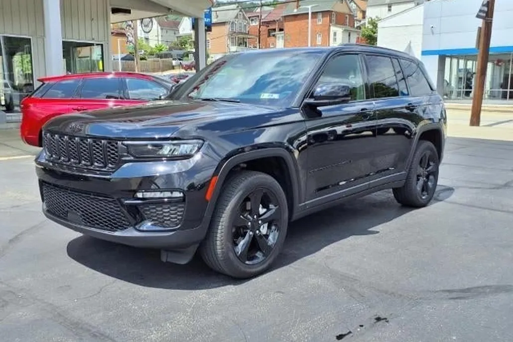 2024 Jeep Grand Cherokee Limited photo 1