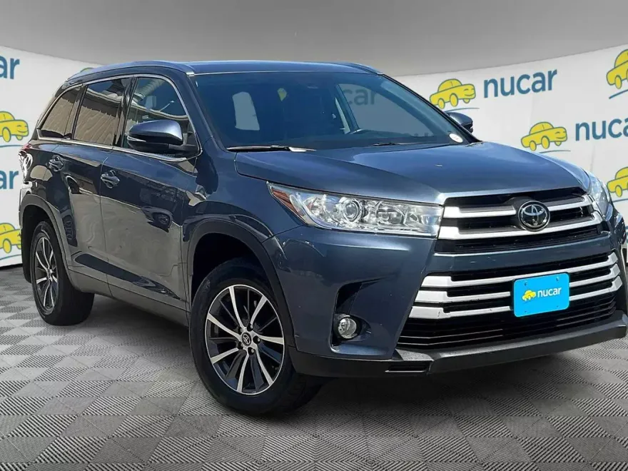 2019 Toyota Highlander XLE photo 1