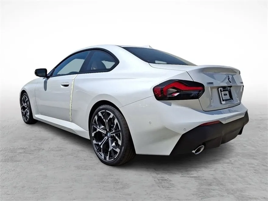 2025 Bmw 230i xDrive photo 2