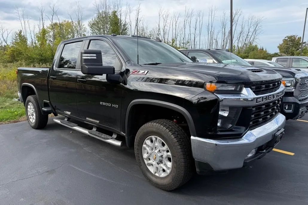 2022 Chevrolet Silverado 2500HD LT photo 1