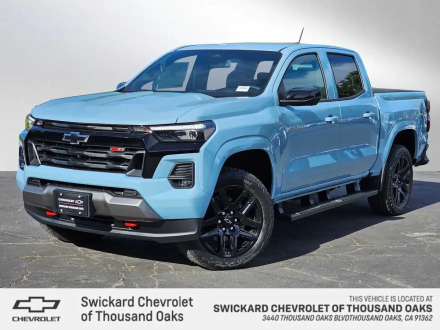 2025 Chevrolet Colorado Z71 photo 1