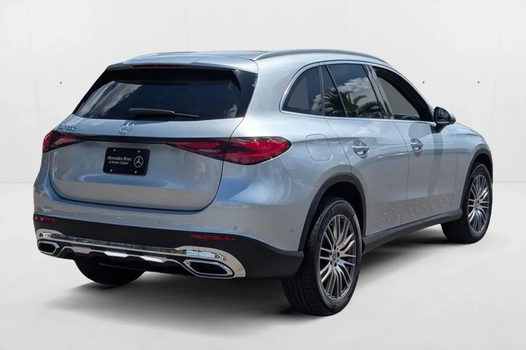 2026 Mercedes Benz GLC 300 photo 1