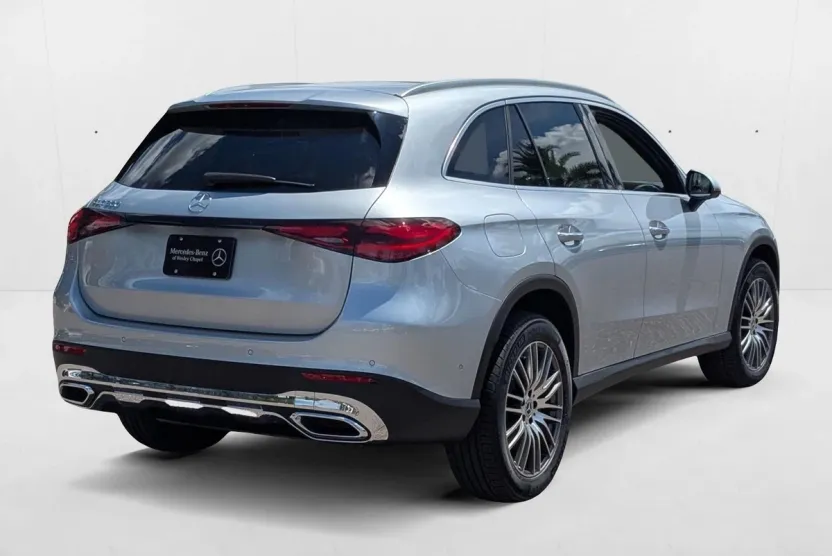 2026 Mercedes Benz GLC 300 photo 1