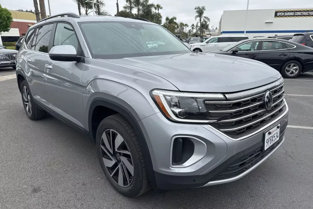 2025 Volkswagen Atlas SE Technology photo 1