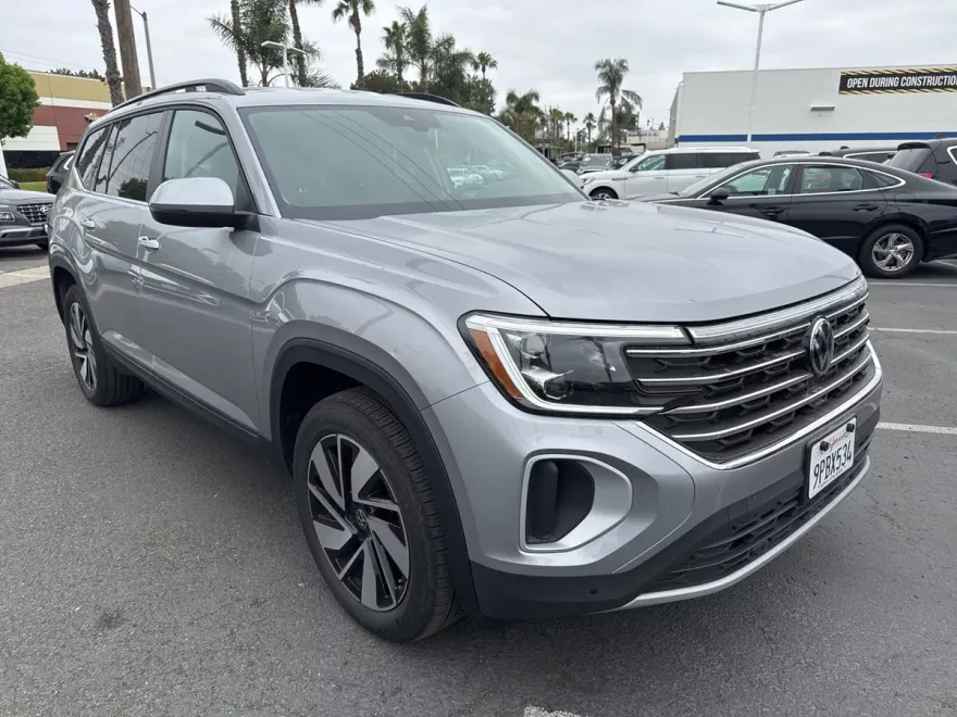 2025 Volkswagen Atlas SE Technology photo 1