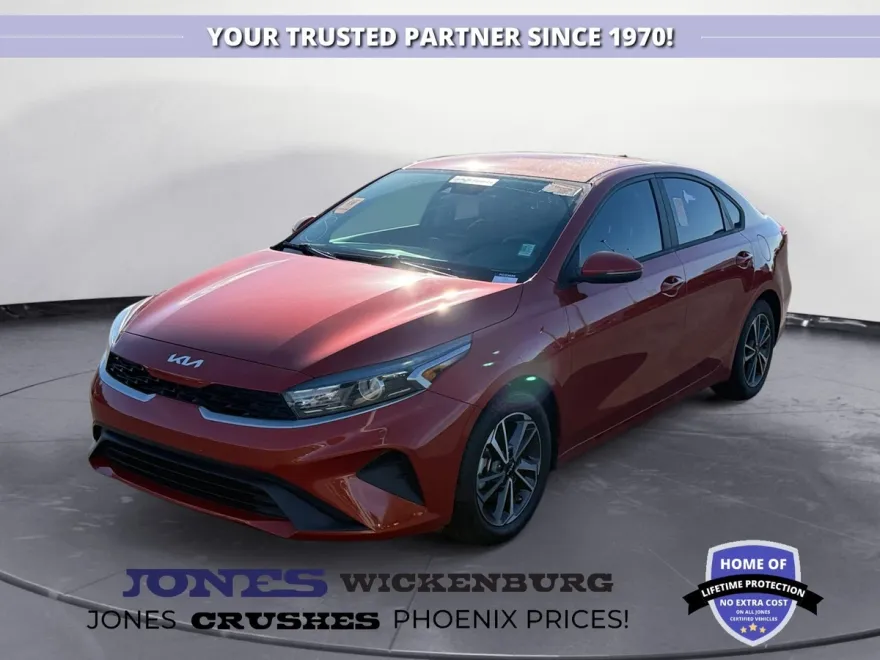 2023 Kia Forte LXS photo 1