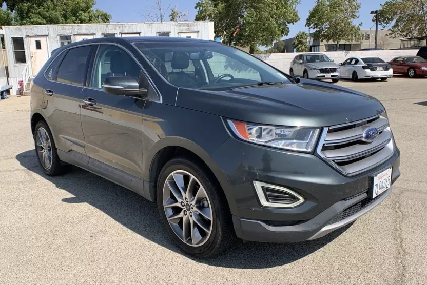 2015 Ford Edge Titanium photo 1