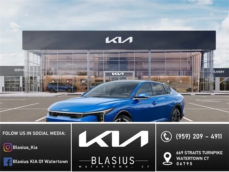 2025 Kia K4 GT-Line photo 1