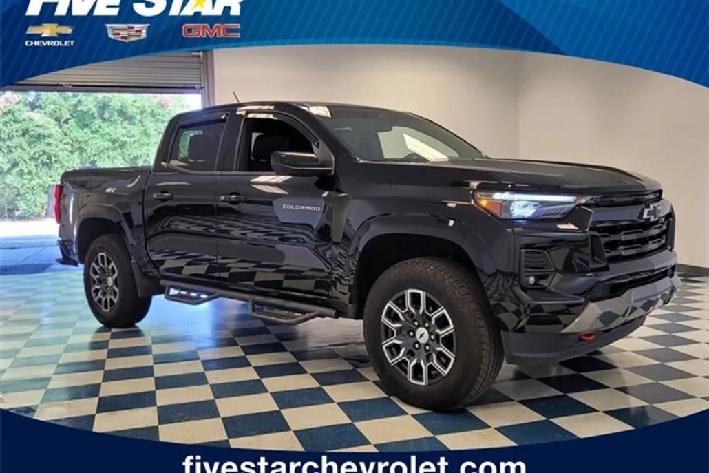 2023 Chevrolet Colorado Z71 photo 1