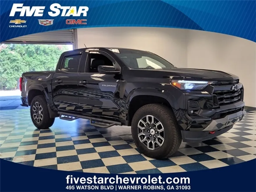 2023 Chevrolet Colorado Z71 photo 1