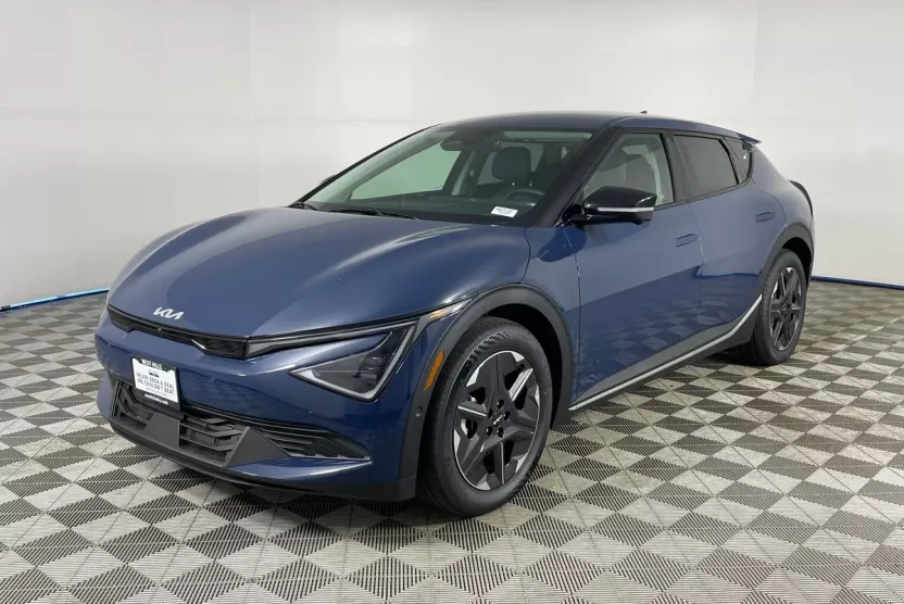 2025 Kia EV6 Light photo 1