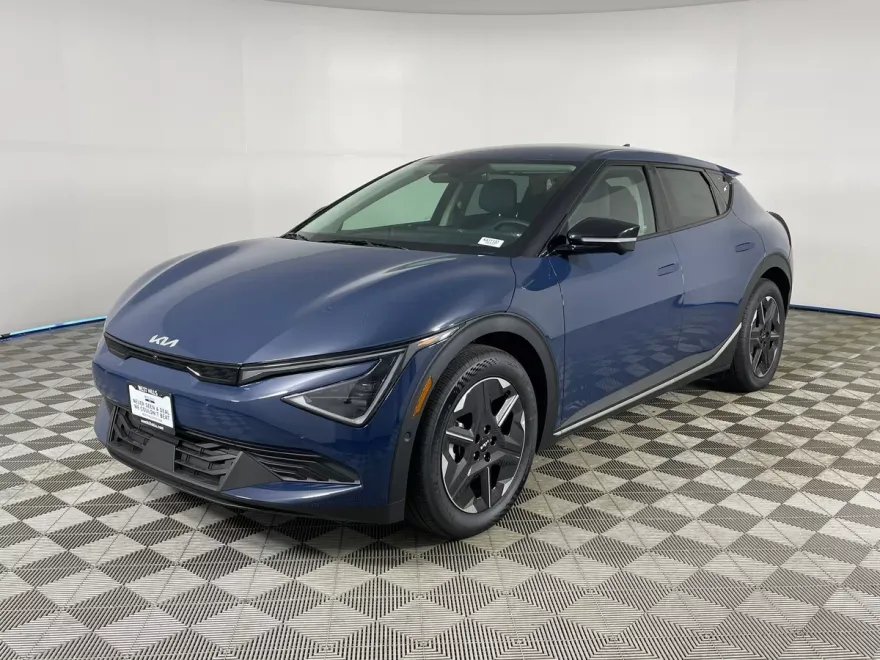 2025 Kia EV6 Light photo 1
