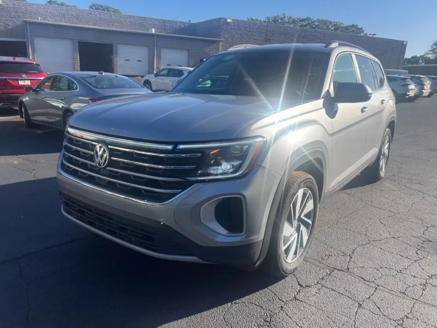 2025 Volkswagen Atlas SE Technology photo 1