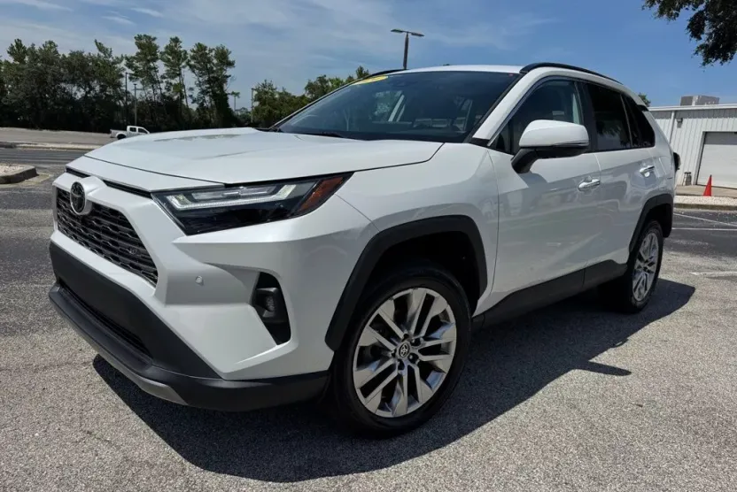 2024 Toyota RAV4 Limited photo 1