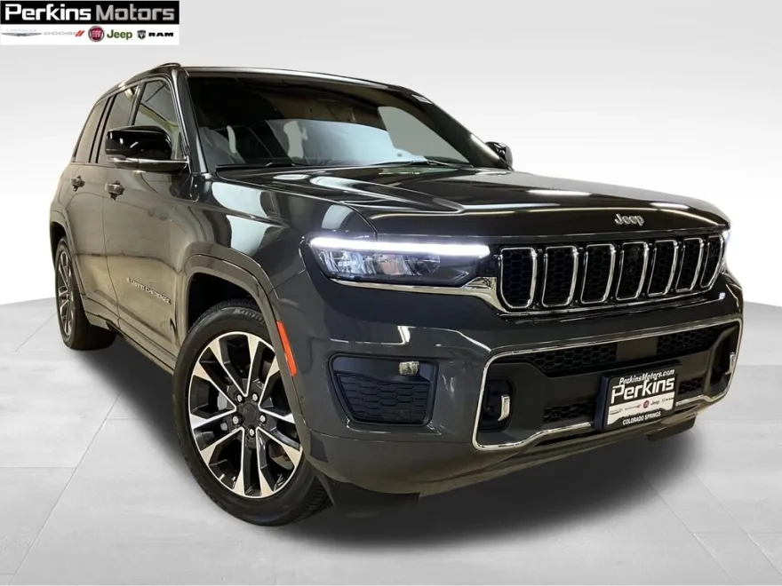 2025 Jeep Grand Cherokee Overland photo 1